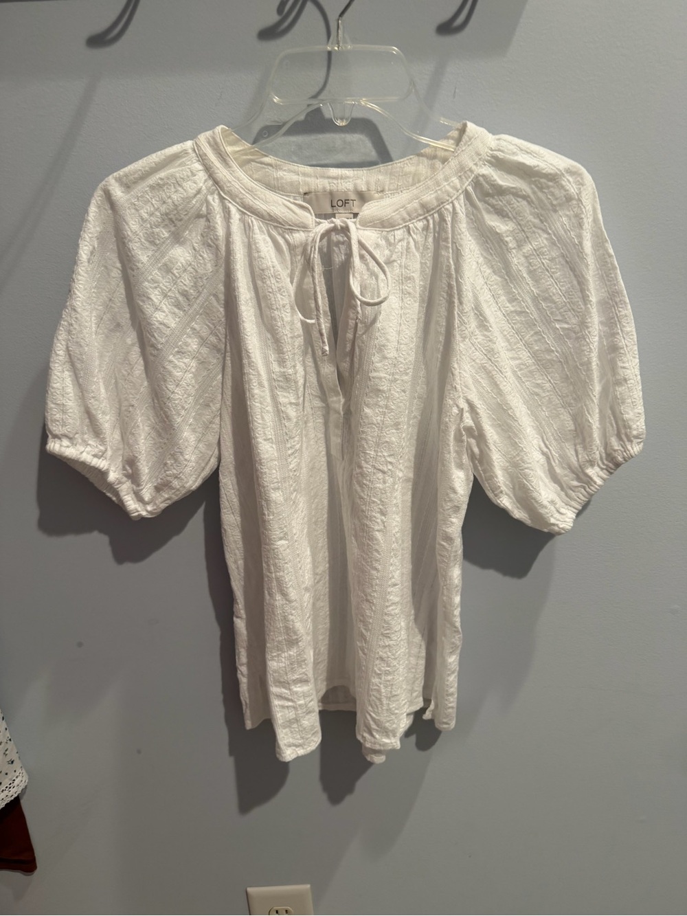 LOFT Cream Textured Tie-Neck Puff Sleeve Blouse